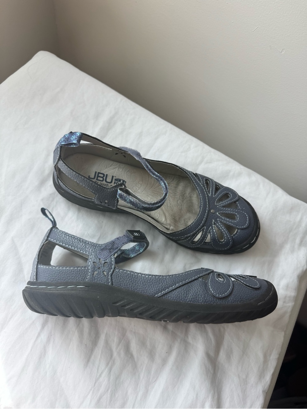 JBU by Jambu Blue Gray Floral Mary Jane Flats Size 6.5